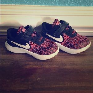 Toddler Girls Nike shoes